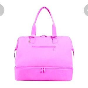 Beis Weekender Berry